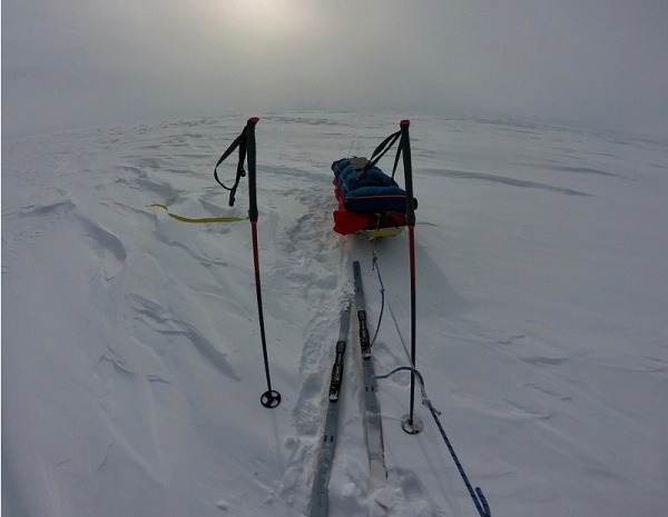Antarktika’ya uzanan zorlu yolculuğunda yolu yarılamak üzere