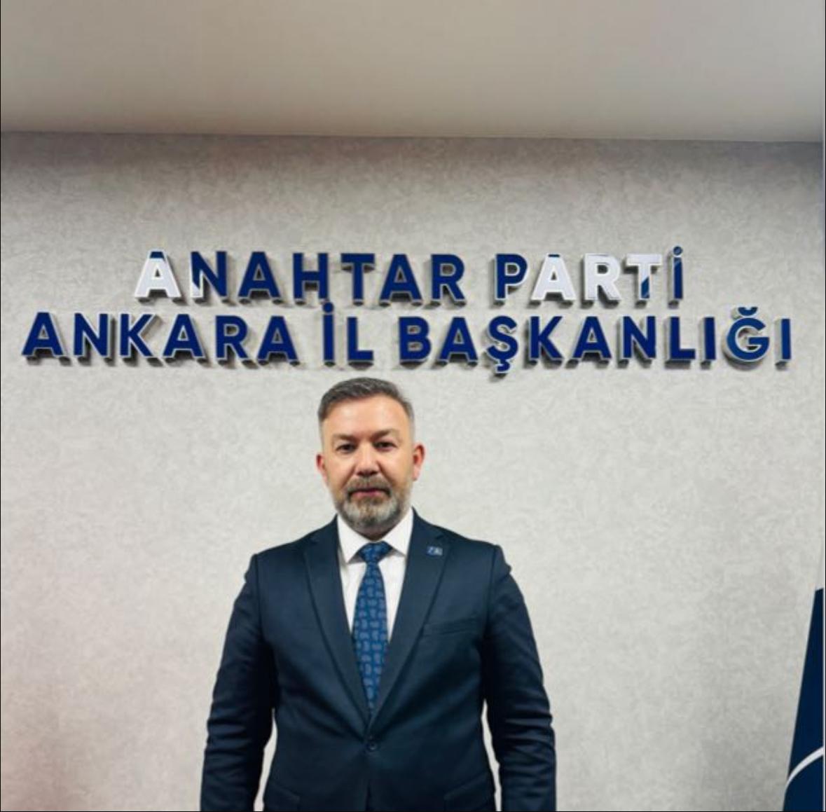 “Kimler Kimlerle Beraber, Milletimiz Görüyor, Biz De Görüyor ve Bekliyoruz”