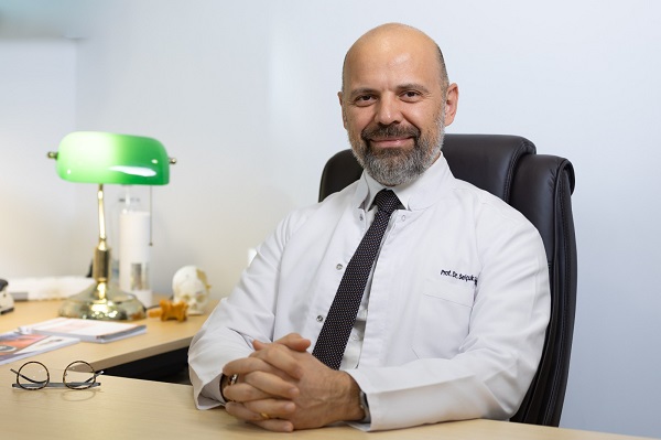 Akıllı telefonlar boyun fıtığı sebebi