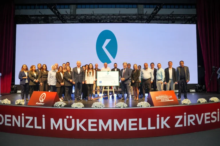 Geleceğin Denklemleri 3. Denizli Mükemmellik Zirvesi’nde Kuruldu